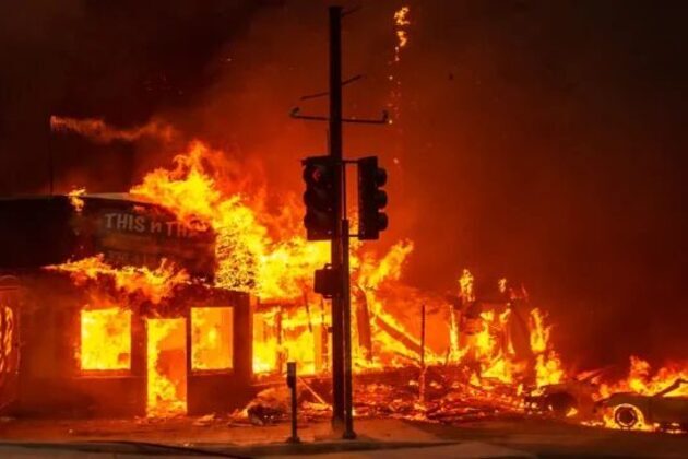 JUNKYARD FIRE IN GRAND BAHAMA, NO THREAT TO SURROUNDINGS