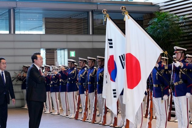 Japan and South Korea Open &#039;New Chapter&#039; in Ties During Rare Summit