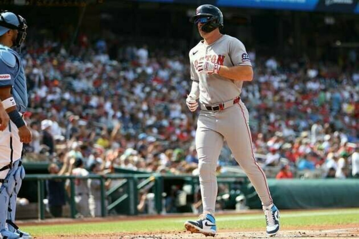 Red Sox tally seven in third inning, rout Nationals
