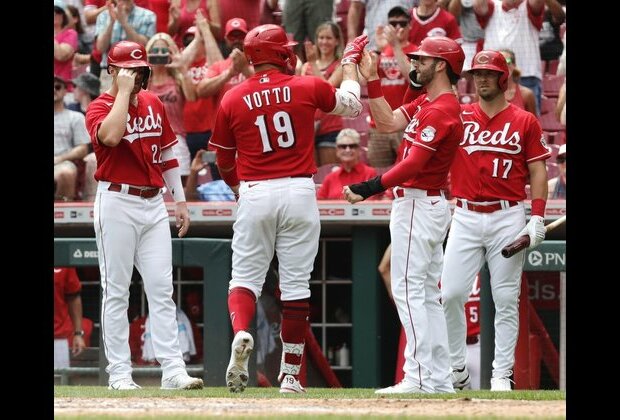 Joey Votto's HR pushes Reds past Cardinals 6-3