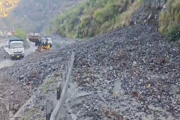Landslide at Ramban blocks Jammu-Srinagar National Highway; Restoration work ongoing