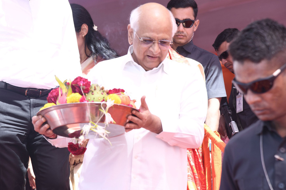 Gujarat: CM Bhupendra Patel extends greetings on Cheti Chand, flags off Lord Jhulelal Shobha Yatra