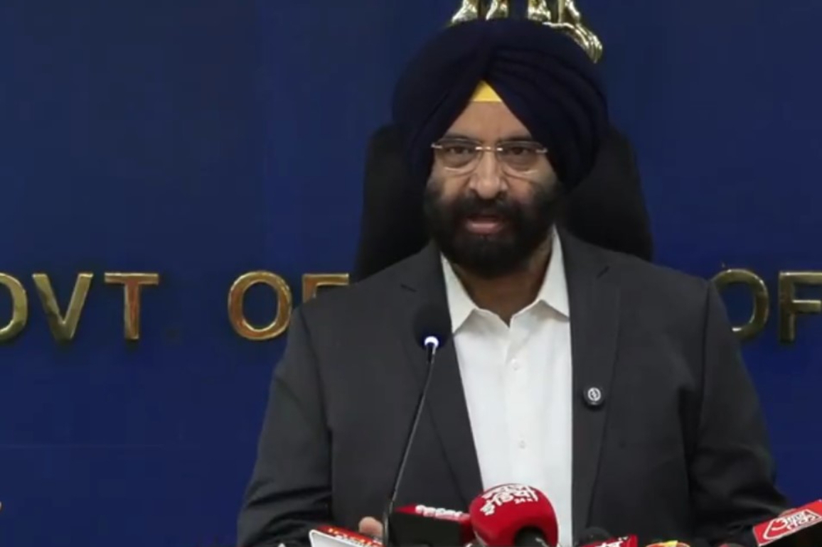Delhi Minister Sirsa accuses AAP of forcing Punjab farmers to burn stubble