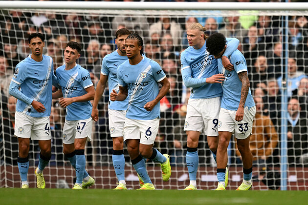 English Premier League: Manchester City beat Everton 2-0