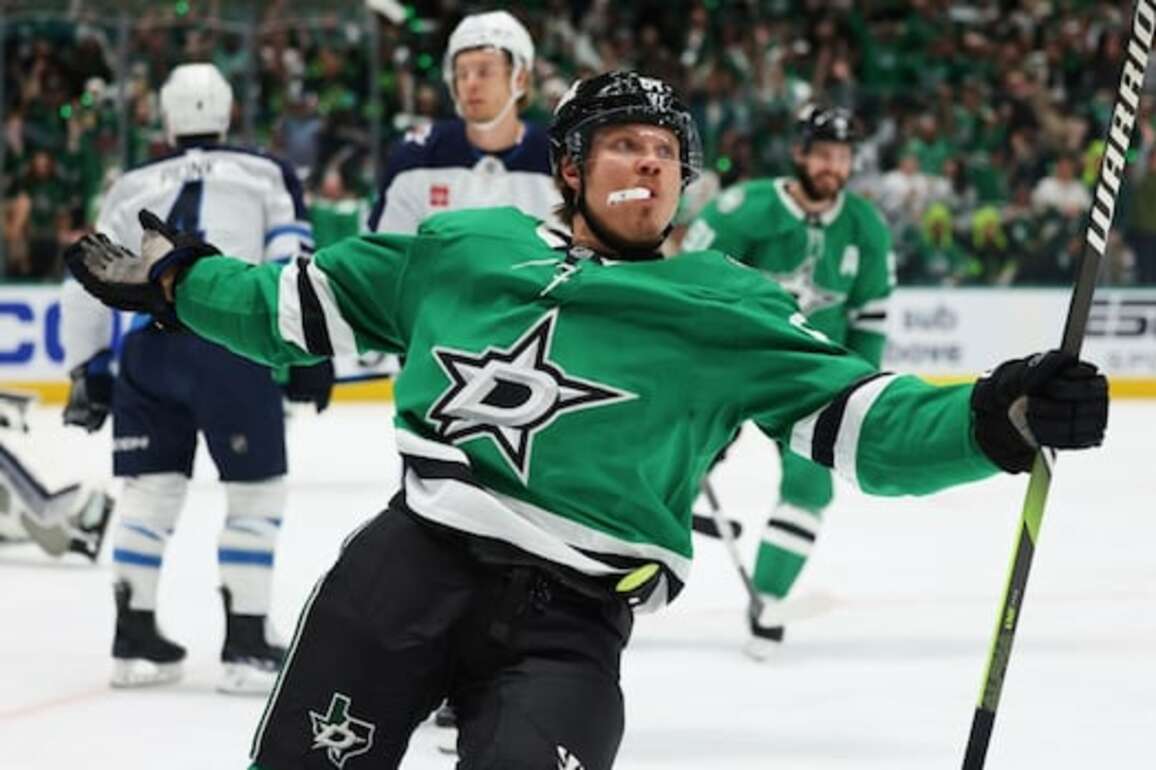 Granlund notches hat trick as Stars take stranglehold on series with 3-1 win over Jets