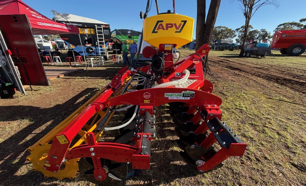 OzAG Machinery’s PasturePro uses APV seeders and ILGI speed discs.
