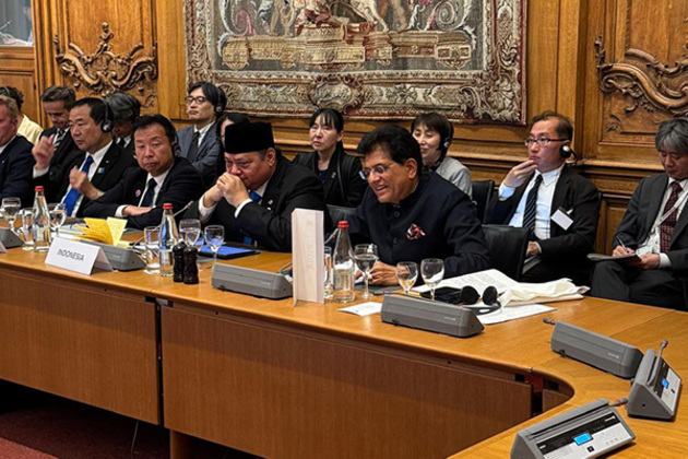 Union Minister Piyush Goyal discusses multilateral trade concerns with WTO trade ministers
