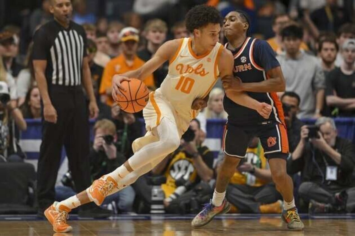 No. 22 Vanderbilt braces for Nate Ament, No. 25 Tennessee