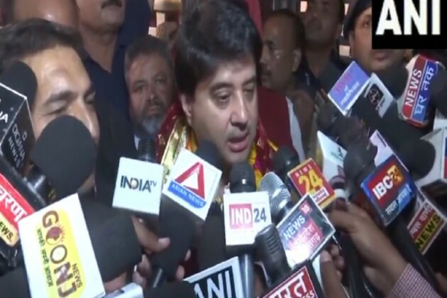 "Waqf bill has ended monopoly": Jyotiraditya Scindia lashes out at opposition