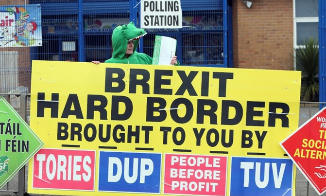 Northern Ireland: a fragile peace tested by Brexit Northern Ireland: a fragile peace tested by Brexit