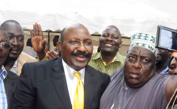 Hajji Muyanja Mbaabali ng'ali n'abawagizi be Hajji Muyanja Mbaabali ng'ali n'abawagizi be