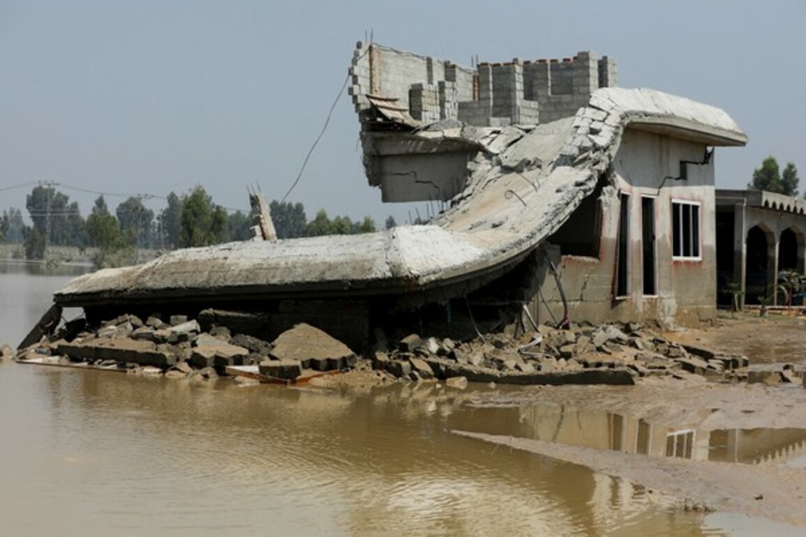 Cloudburst in Pakistan's Gilgit-Baltistan kills 5 tourists, rescue ops underway