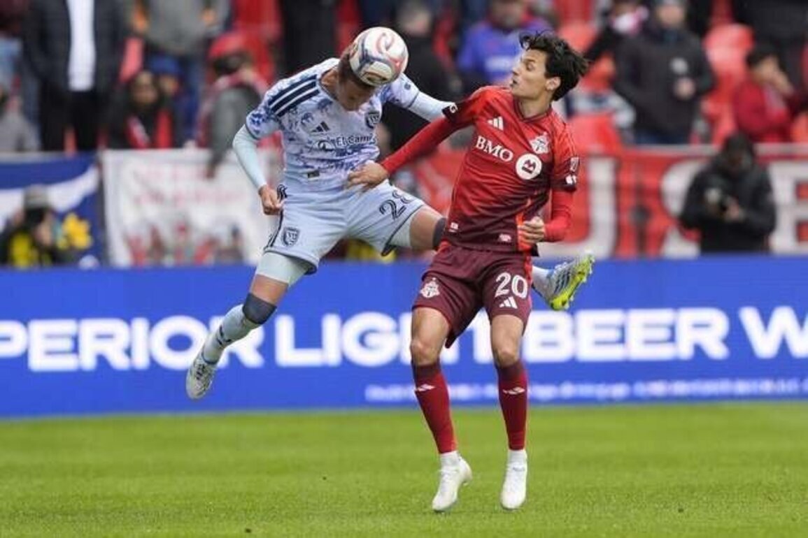 Despite injuries, Toronto FC force draw with Quakes