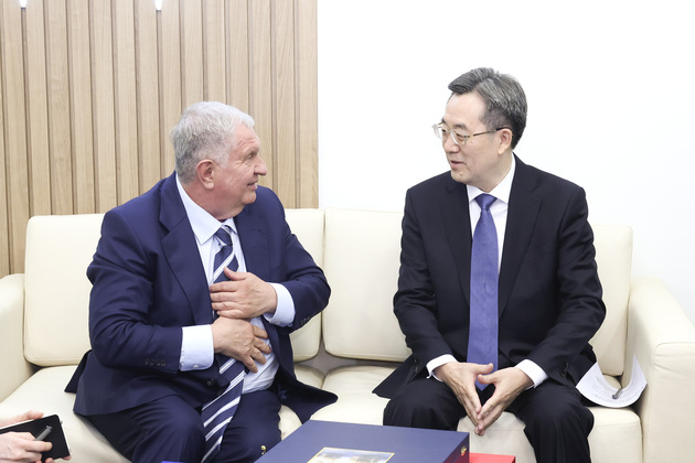 RUSSIA-ST. PETERSBURG-CHINA-DING XUEXIANG-ROSNEFT-MEETING