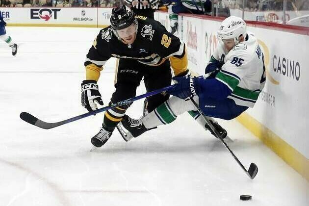 Longtime Penguins D Chad Ruhwedel announces retirement