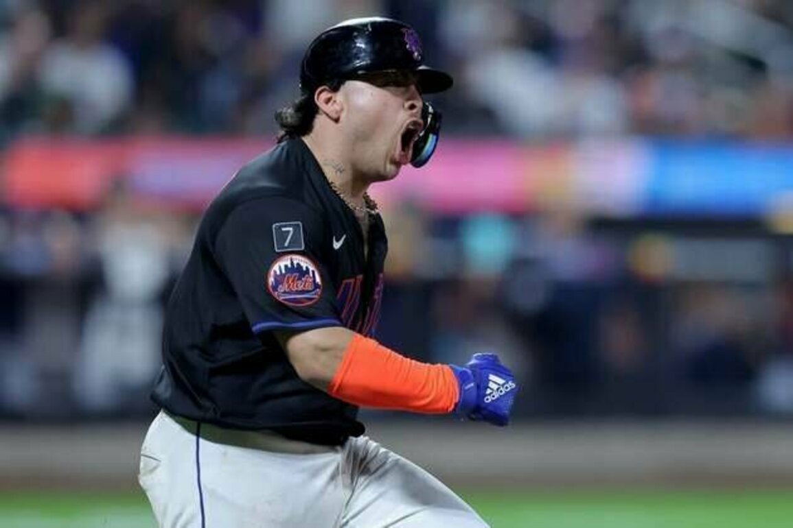 Mets C Francisco Alvarez (thumb) placed on IL
