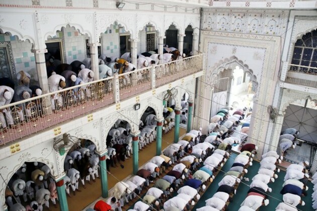 BJP to distribute "Saugat-e-Modi" kits to 32 lakh poor Muslims across country