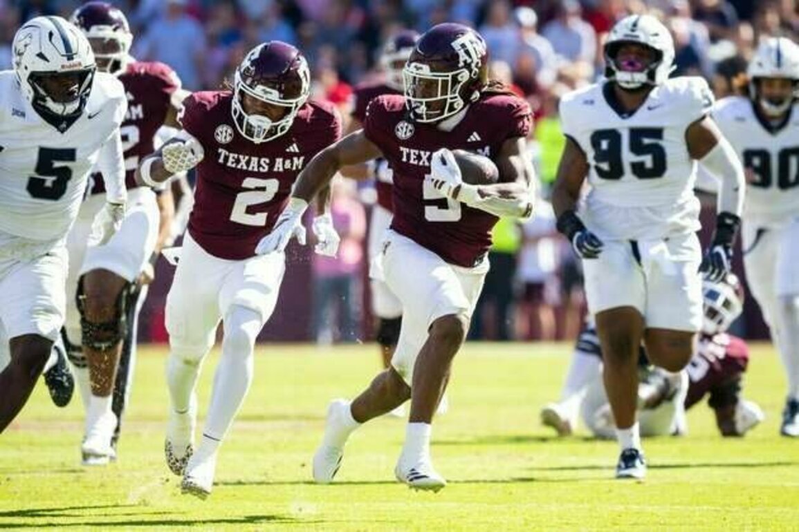 Marcel Reed leads No. 3 Texas A&M to rout of Samford