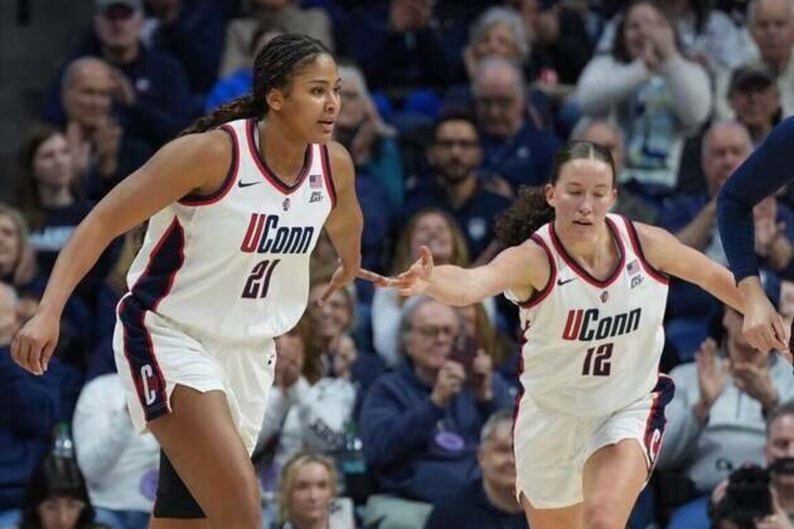 UConn remains unanimous No. 1; Iowa in Top 10 for 1st time since 2024