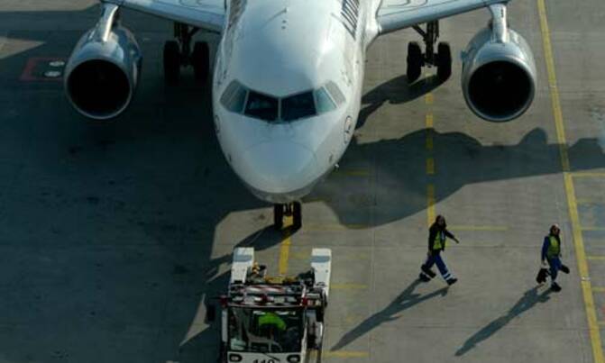 Lufthansa cancels 700 flights Friday due to pilots' strike Lufthansa cancels 700 flights Friday due to pilots' strike