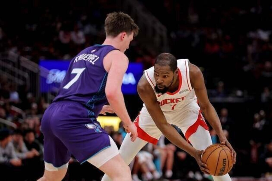Kon Knueppel, streaking Hornets handle sputtering Rockets