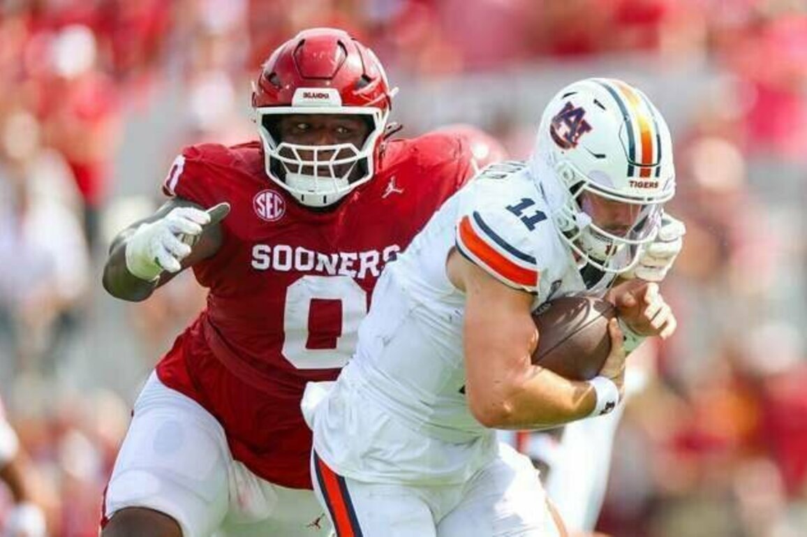 No. 11 Oklahoma records 10 sacks, stops No. 22 Auburn