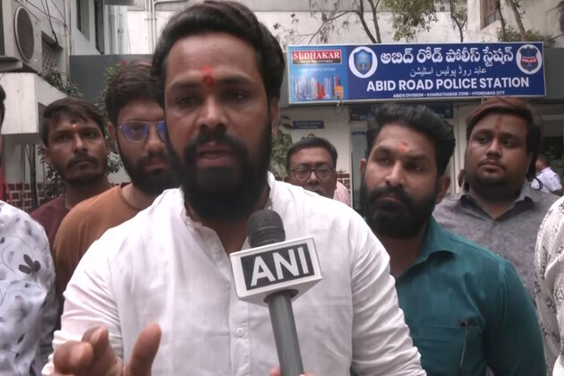 'Sarke Chunar Teri Sarke' song row: Complaint filed in Hyderabad over alleged obscene lyrics