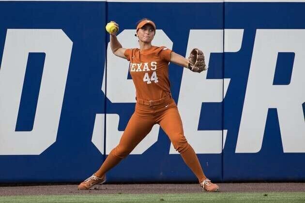 Teagan Kavan pitches Texas past Mississippi State