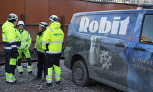 (l to r) Robit’s drill master Raivo Forsel with site supervisor Ahti Liivak, site manager Kai Jaakkola and site supervisor Santeri Niemi from Destia