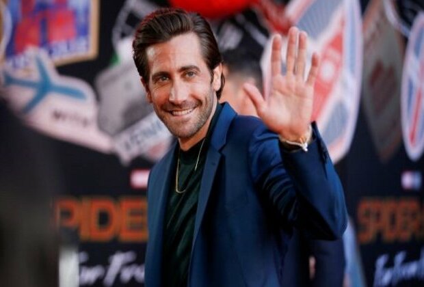 Jake Gyllenhaal reveals filming love scenes with Jennifer Aniston 'was torture'