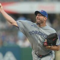 Alejandro Kirk drives in three as Blue Jays defeat Pirates