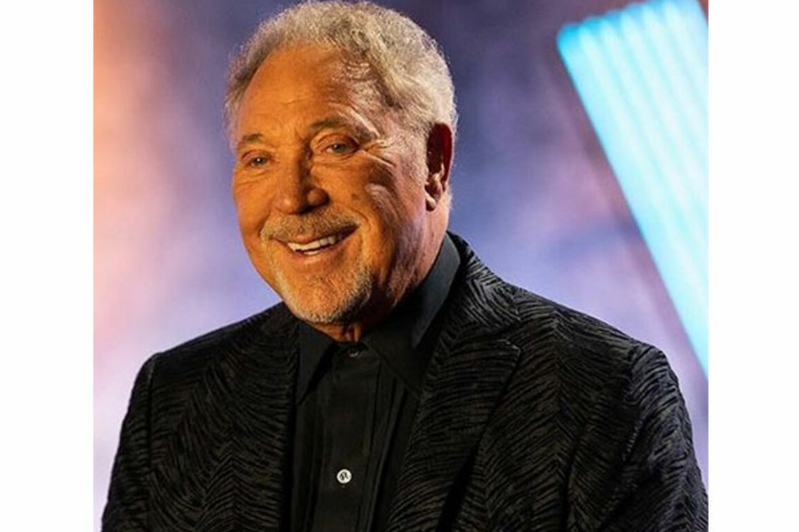 Tom Jones postpones show in Germany due to health complications