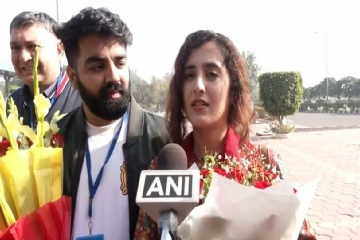 Cross-border love story 2.0: Pakistani woman arrives in India to marry Kolkata man