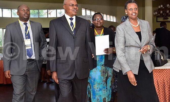 Education minister warns teachers against absenteeism Education minister warns teachers against absenteeism