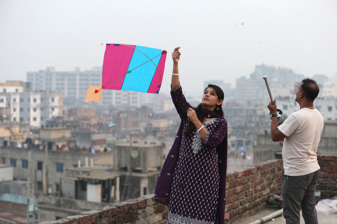 Asia Album: Lively kite festival in Dhaka, Bangladesh