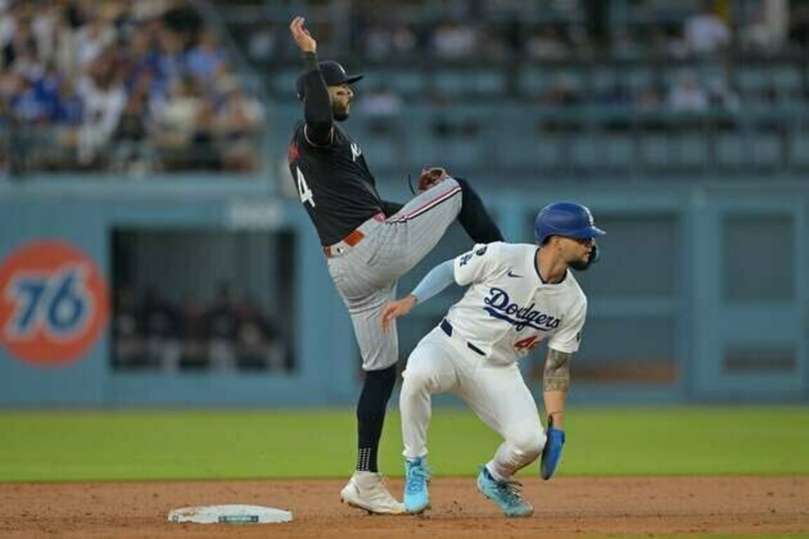 Royce Lewis, Christian Vazquez carry Twins past struggling Dodgers