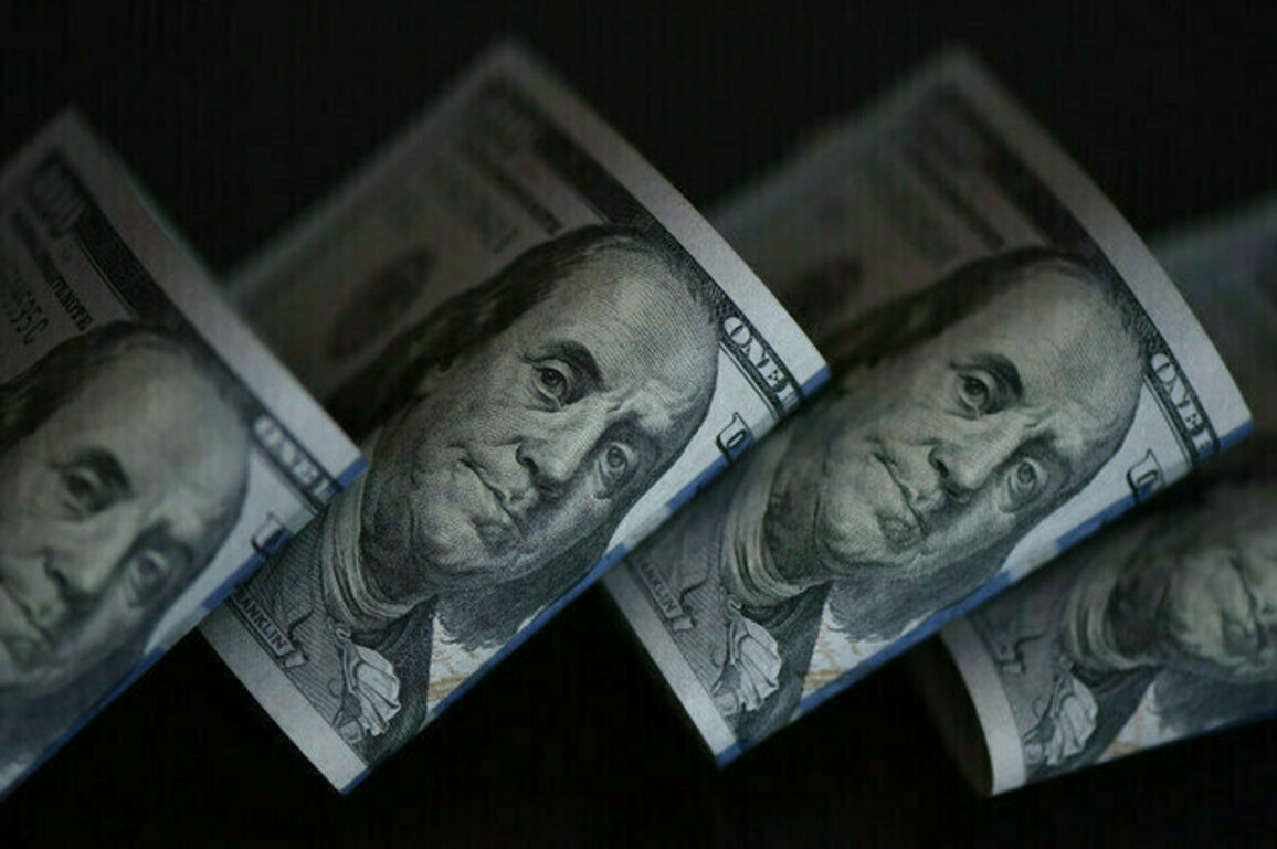 Dollar enduring worst year since 1973  NYT