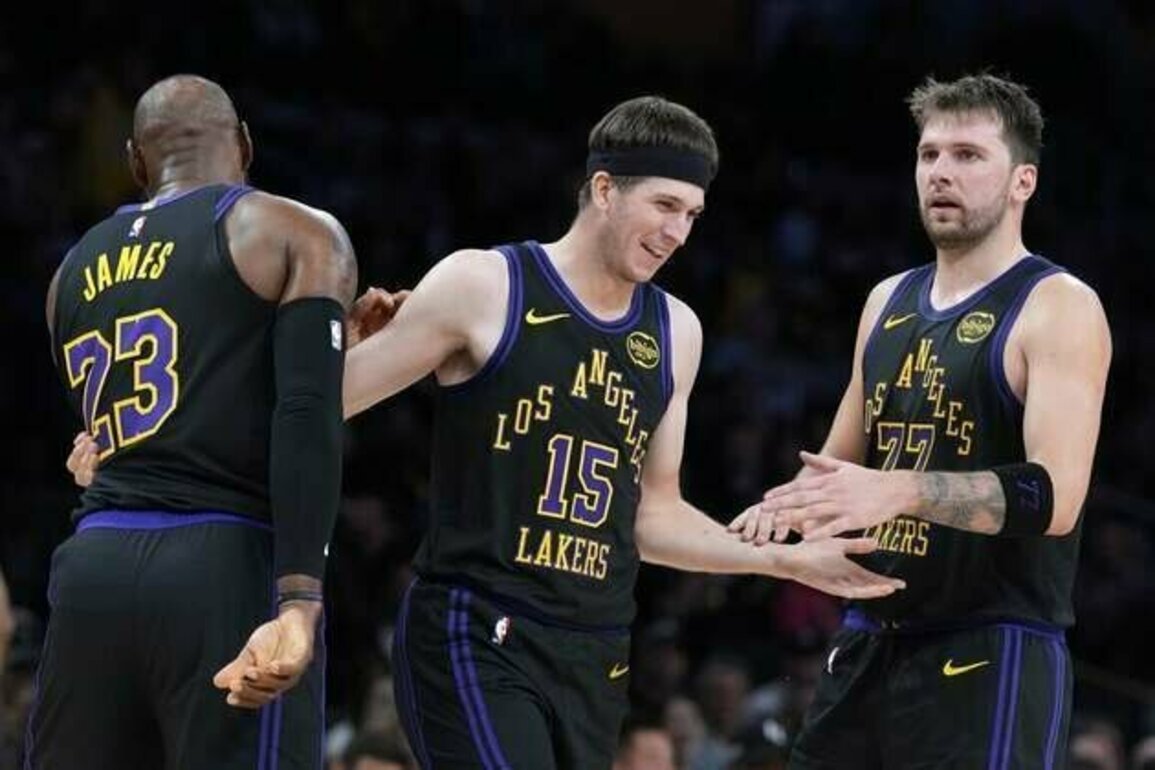 In LeBron James' season debut, Lakers storm past Jazz