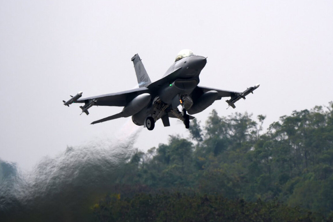 Taiwan detects 28 sorties of Chinese aircraft around itself