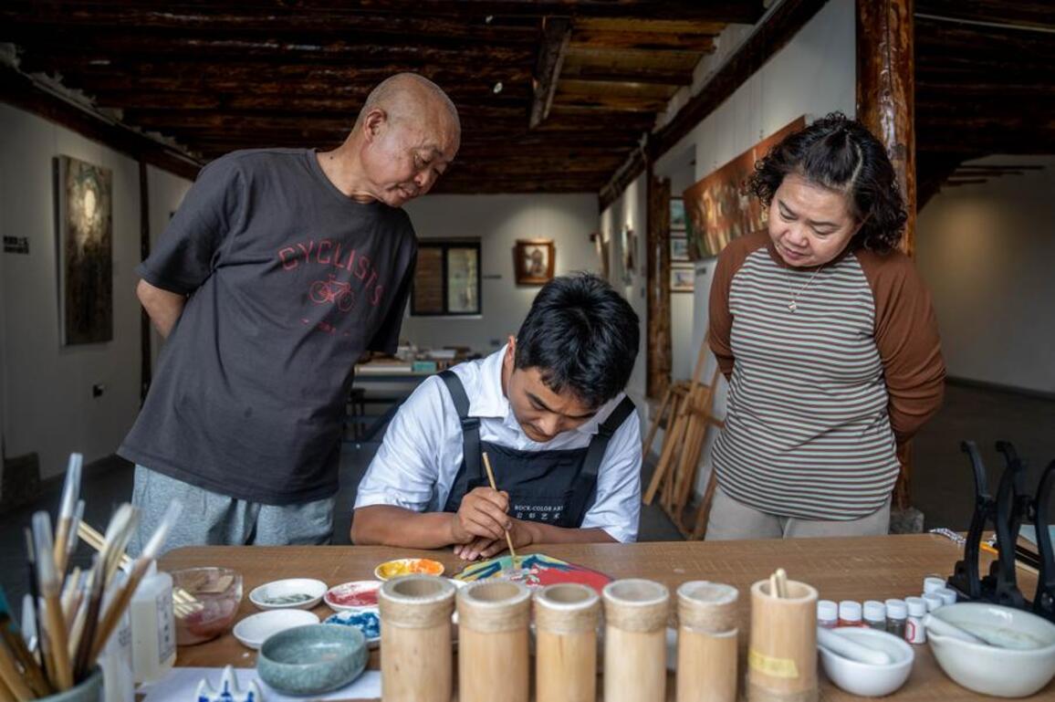 Silver economy shows new era of vibrant aging in southwest China