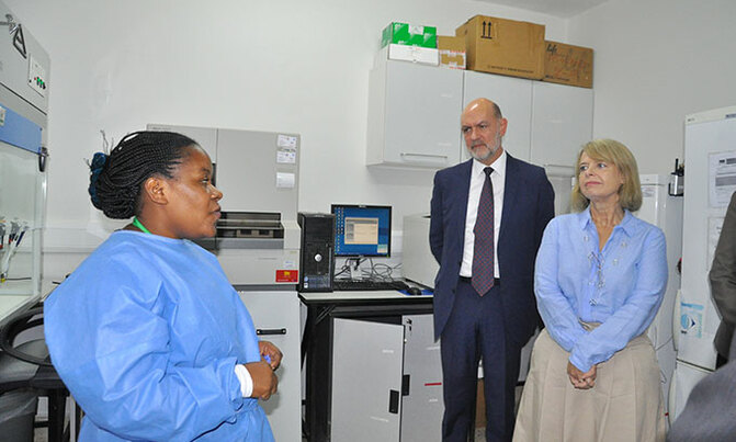 UK gives Uganda 5.1m pounds to fight Ebola UK gives Uganda 5.1m pounds to fight Ebola