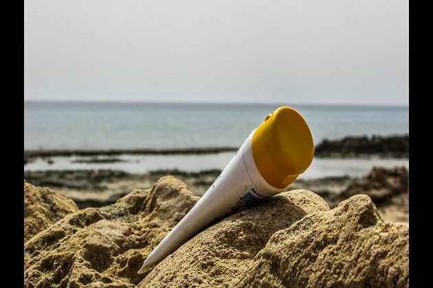 Here's why sunscreen is harmful to seawater