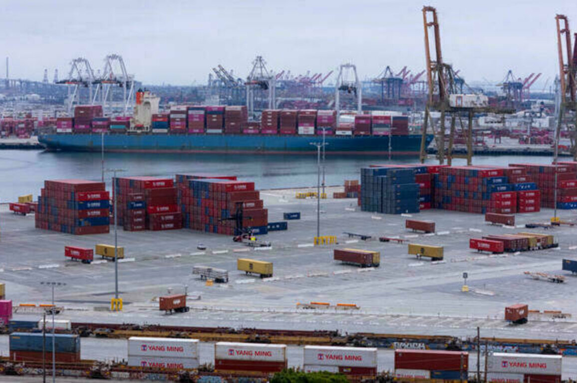 Trump extends tariff truce with China for 90 days