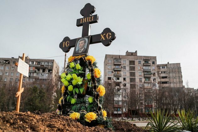 Mariupol mayor says at least 10,000 civilians killed in Russian siege