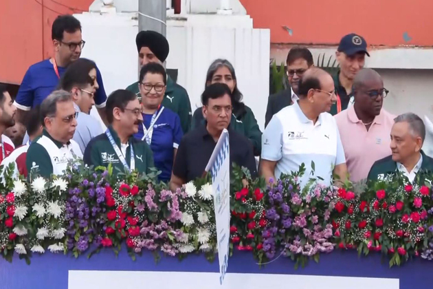 Union Minister Mansukh Mandaviya flags off 20th edition of Delhi Half Marathon
