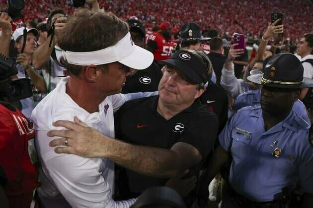 Top 25 roundup: No. 9 Georgia hands No. 5 Ole Miss first loss