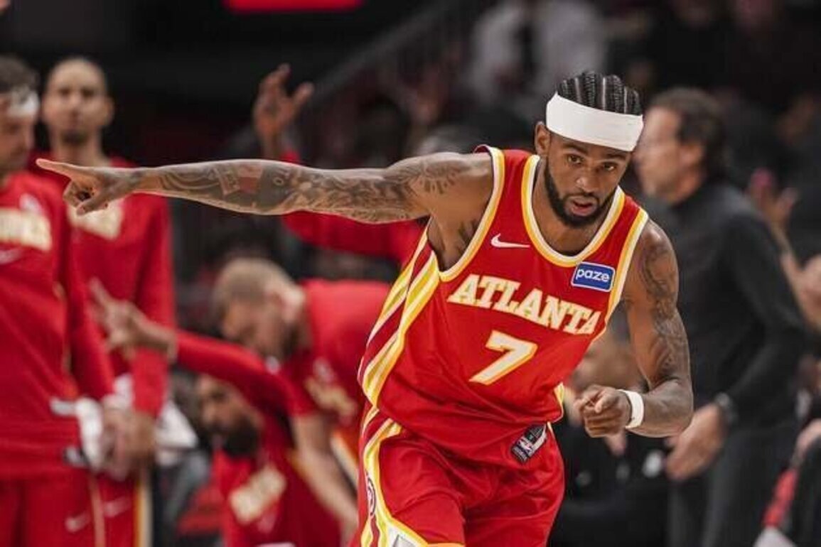 Hawks continue home-court dominance, run away from Grizzlies
