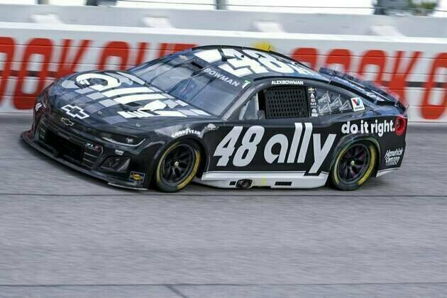Alex Bowman soars to pole in Bristol qualifying