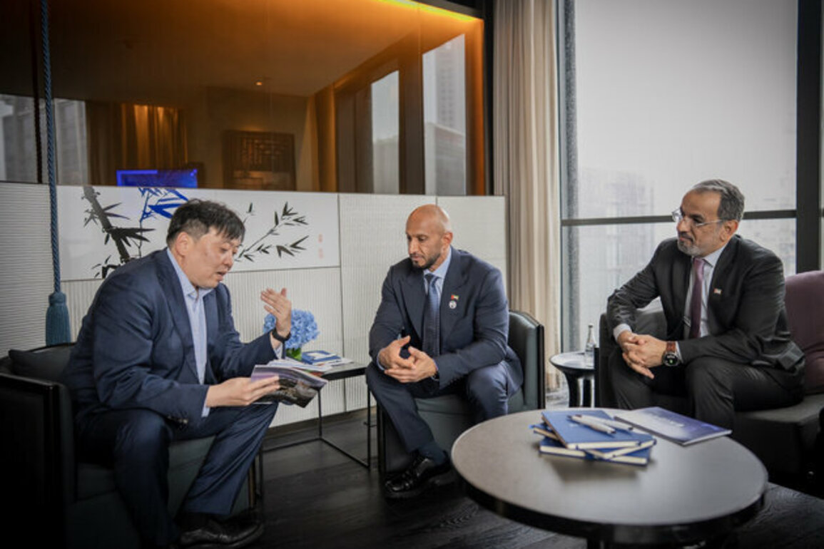 Abdulla Al Hamed meets leading media, technology executives in Shanghai