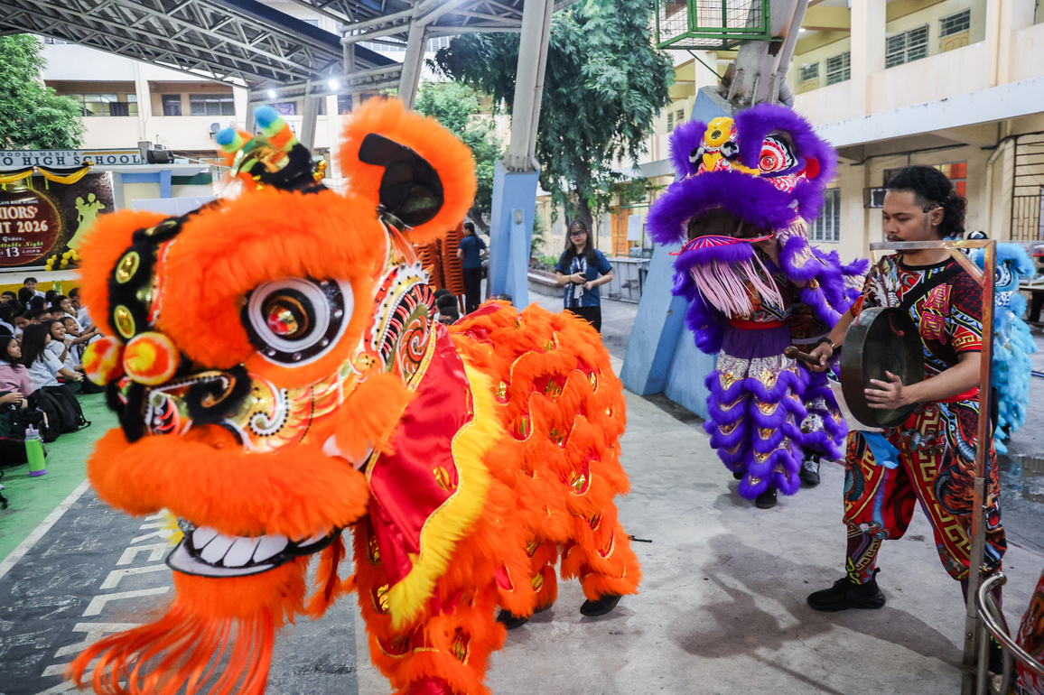 Year of the Horse gallops into the Philippines